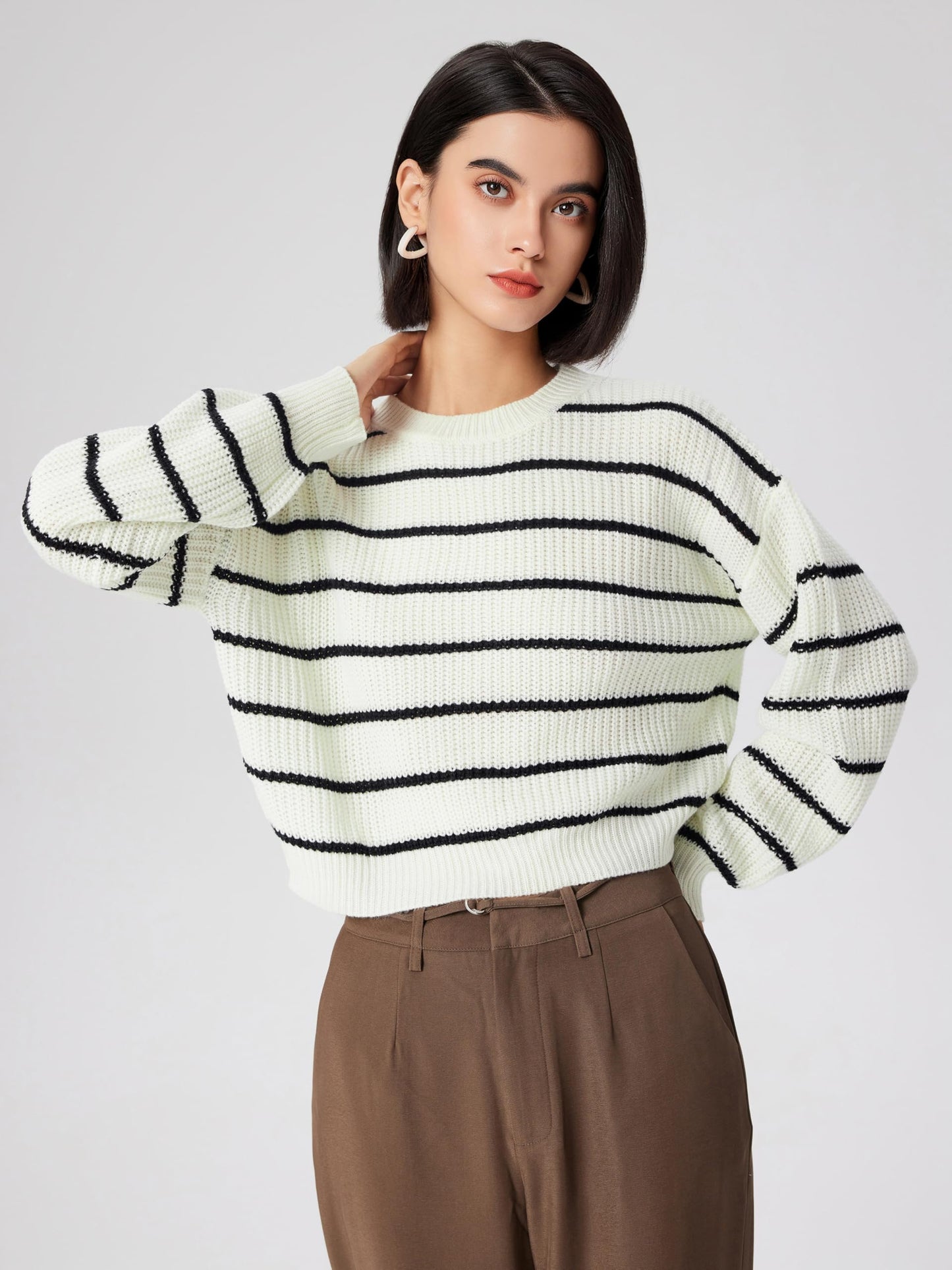 CIDER Women’s Cropped Striped Sweater Long Sleeve Crew Neck Trendy Pullover Tops: White, M