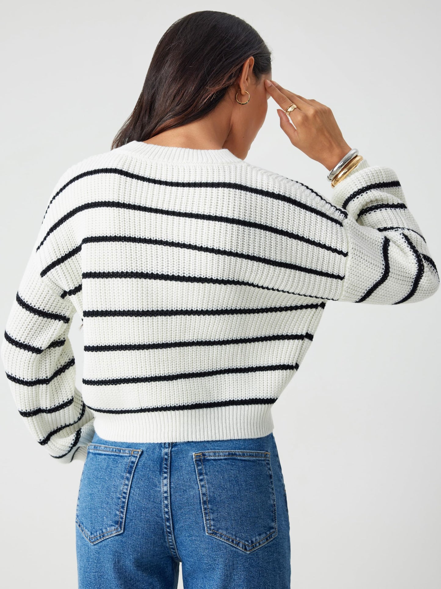 CIDER Women’s Cropped Striped Sweater Long Sleeve Crew Neck Trendy Pullover Tops: White, M