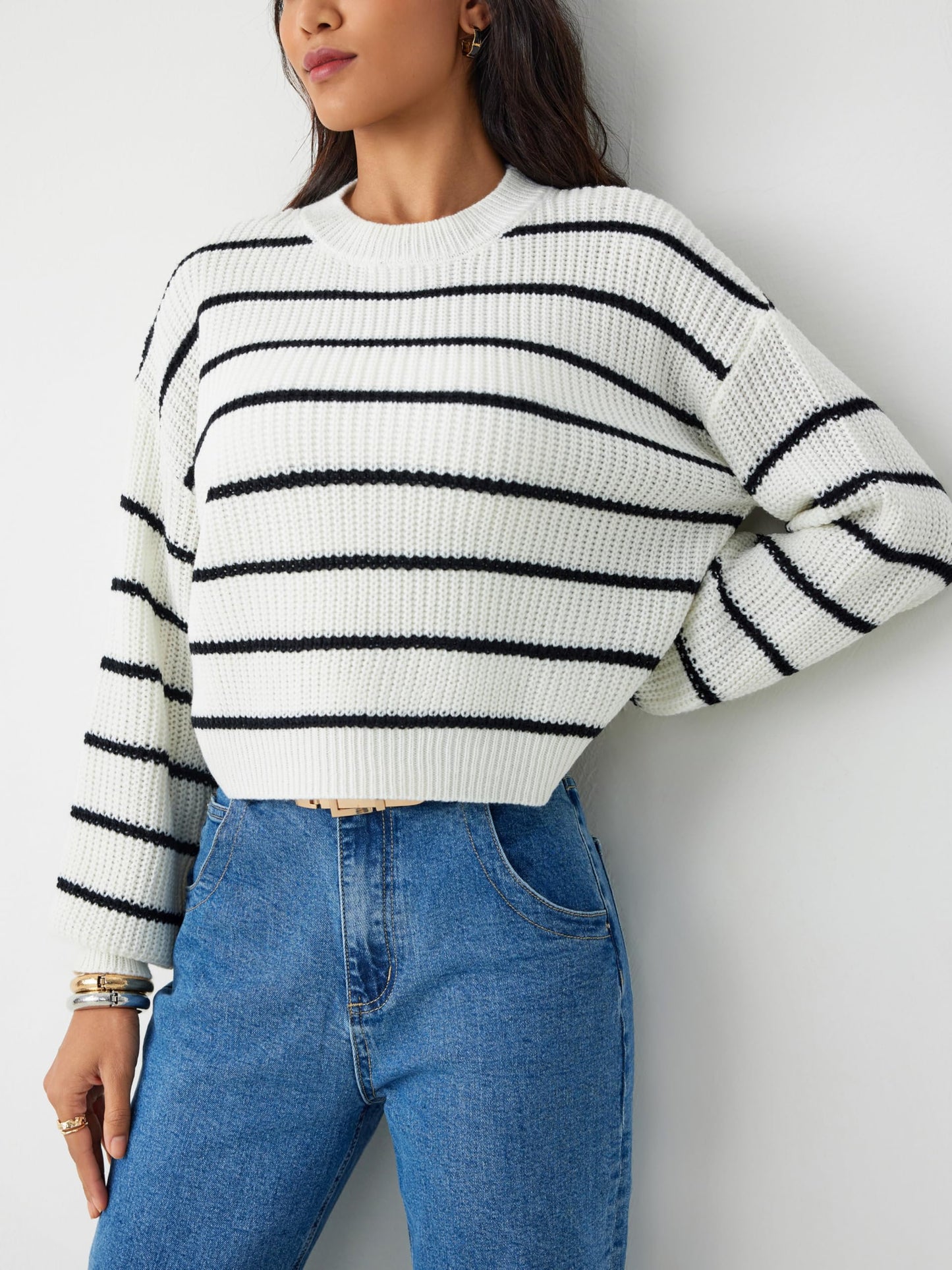 CIDER Women’s Cropped Striped Sweater Long Sleeve Crew Neck Trendy Pullover Tops: White, M